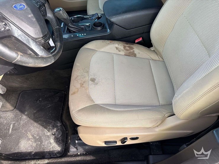 2016-ford-explorer-image-13