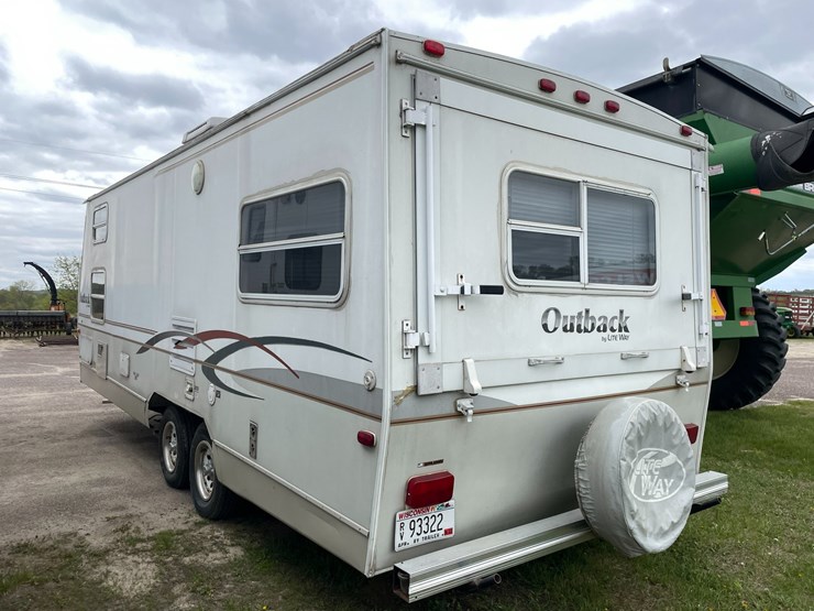 #1036-•-2003-keystone-bunkhouse-26'-camper-(has-wi-title)-image-6
