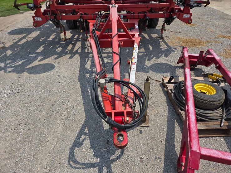 44'-sunflower-5055-44-field-cultivator-image-4