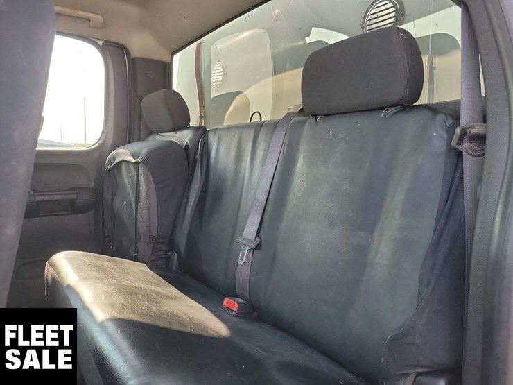 2013-chevrolet-silverado-3500hd-lt-image-28