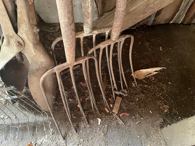 #2316-•-handled-tools-image-3