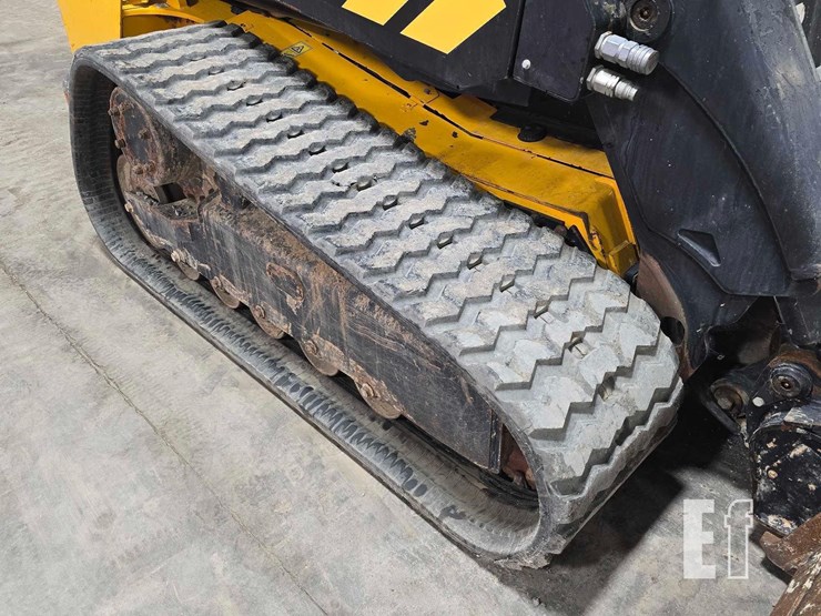 2022-jcb-3ts-8t-image-31