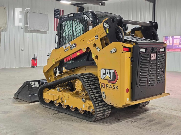 2025-caterpillar-255-image-4