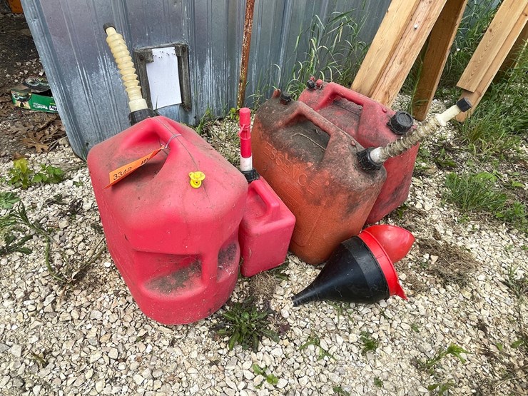 #3342-•-(4)-poly-gas-cans-image-3