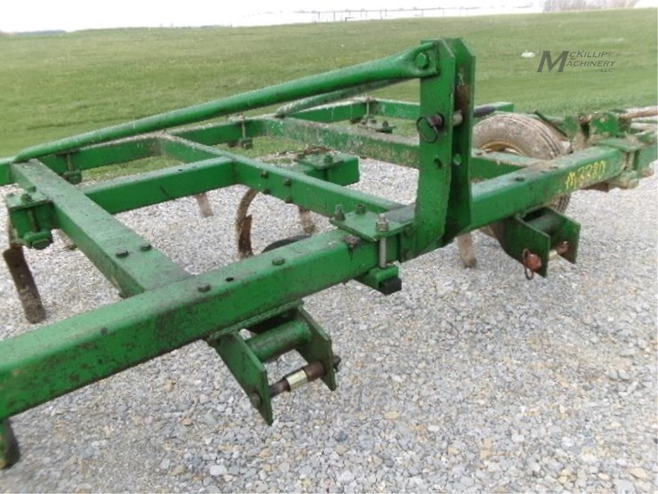 john-deere-100-image-7
