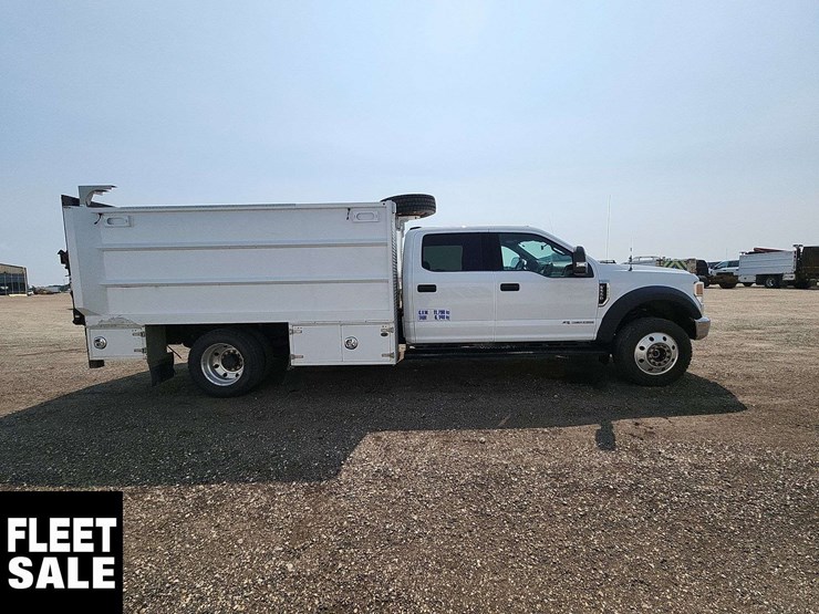 2021-ford-f550-image-8