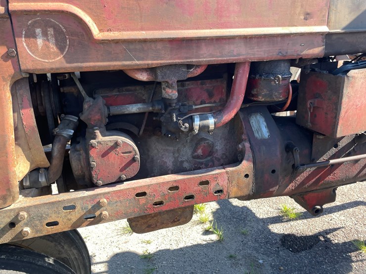 #1021-•-farmall-h-tractor-image-23