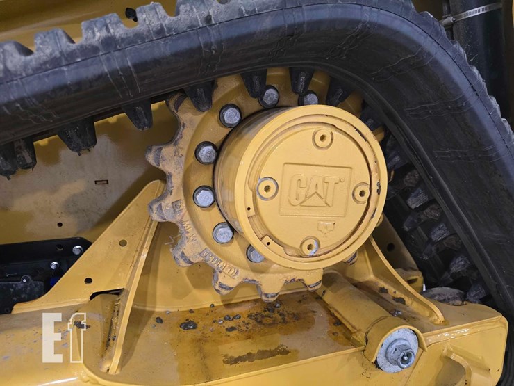 2025-caterpillar-255-image-28
