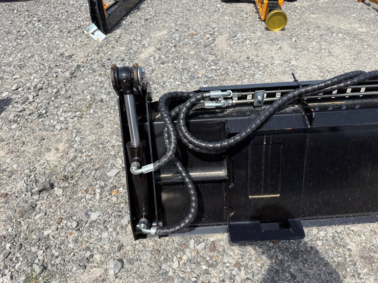 #2012-•-unused-future-kh72-72"-skid-steer-4-in-1-bucket-fdkhd2603201-inv#49448-image-11