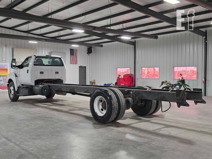 2019-ford-f750-image-4