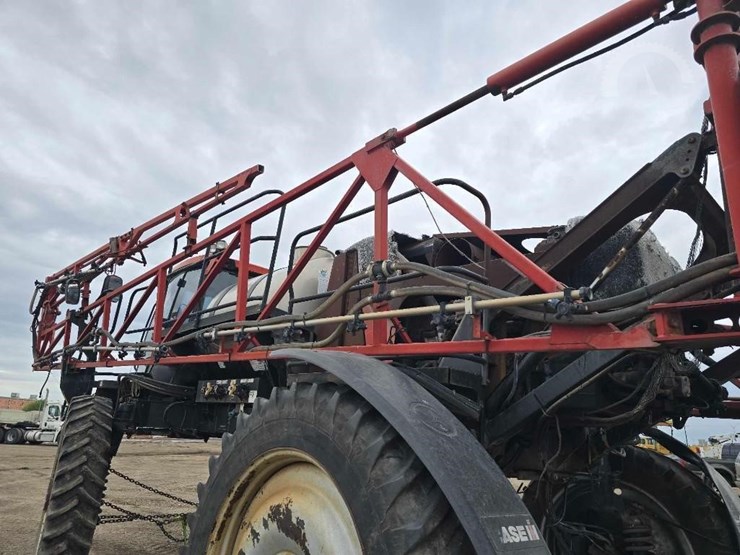 2013-case-ih-patriot-3230-image-12