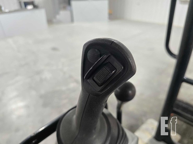 2019-caterpillar-305e2-cr-image-21