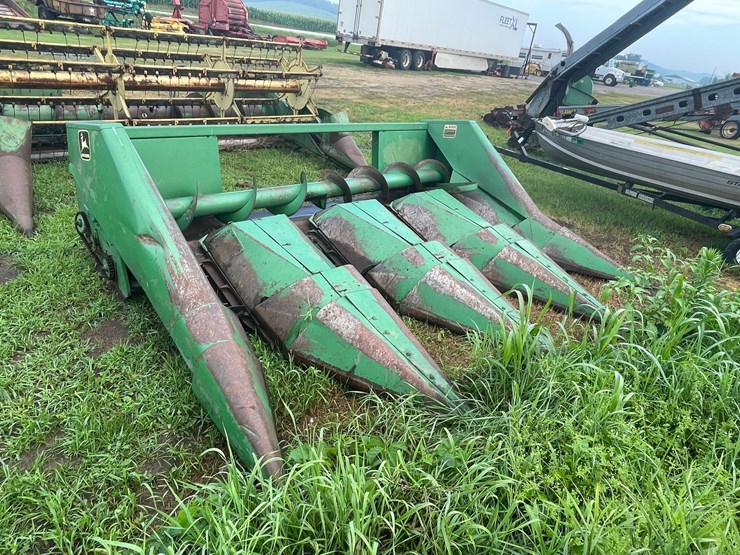 #1935-•-john-deere-(4)-row-corn-head-image-2