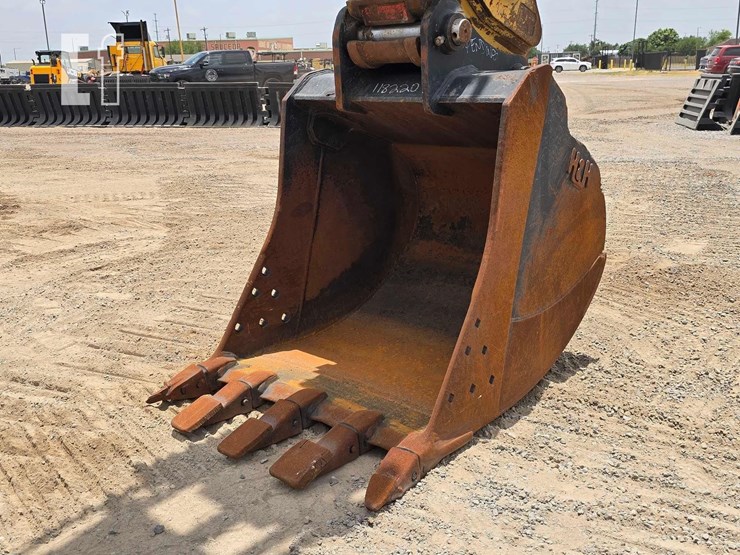 2017-caterpillar-323fl-image-9