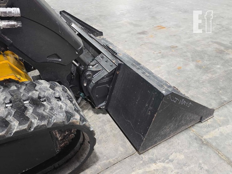 2022-jcb-3ts-8t-image-11