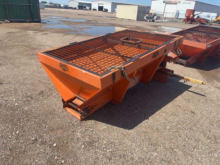 good-roads-2yd-"v"-box-image-2