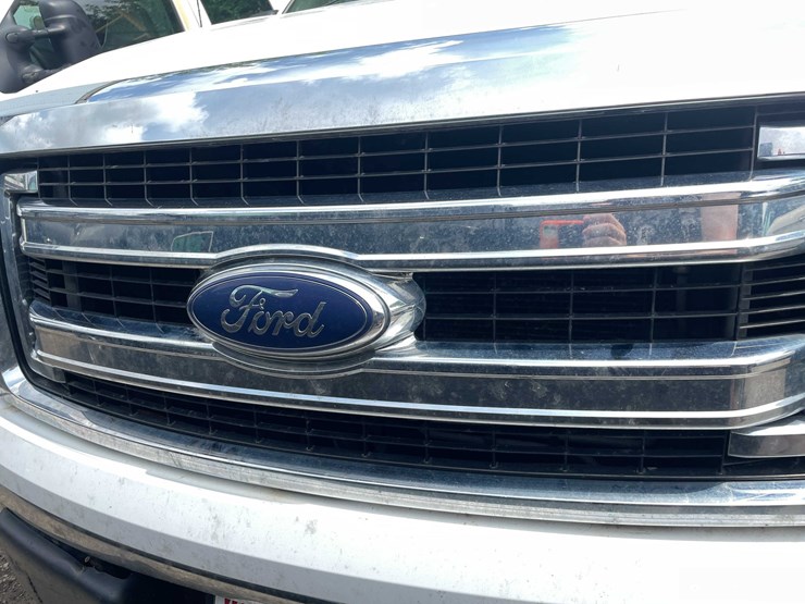 2014-ford-f150-xl-image-9