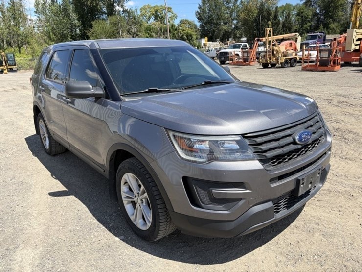2017-ford-explorer-image-2