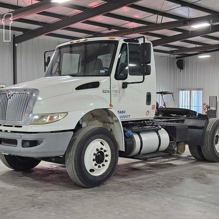 2017 INTERNATIONAL DURASTAR 4400