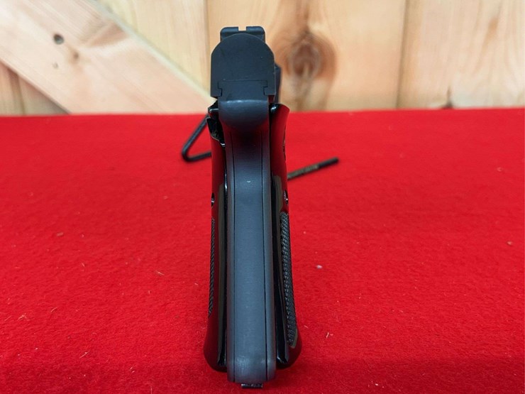 colt-huntsman-.22-lr-semiauto-pistol-image-3