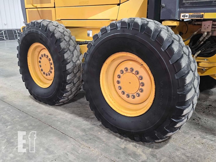 2016-deere-670g-image-31