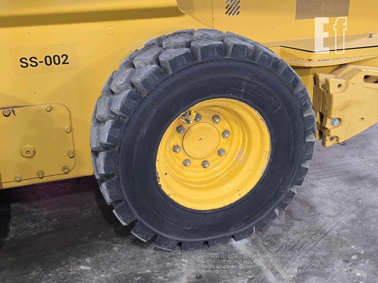 2023-deere-324g-image-22