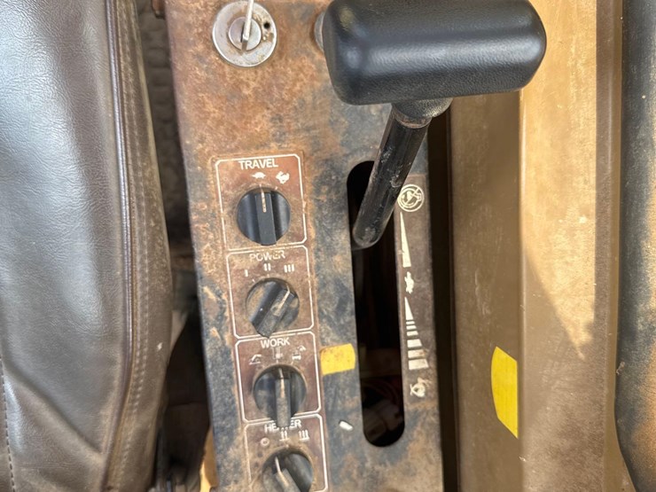 caterpillar-e120b-image-16