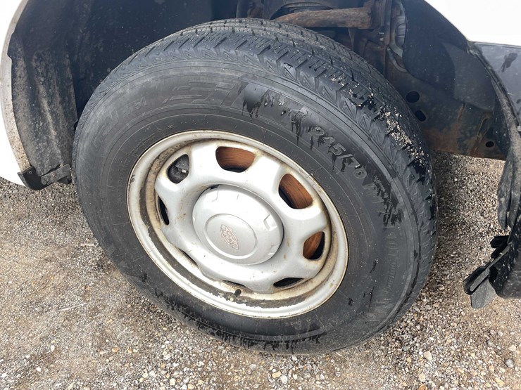 2017-ford-f150-xl-image-71