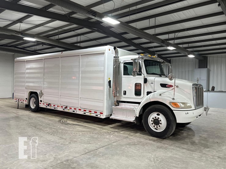 2015-peterbilt-337-image-2