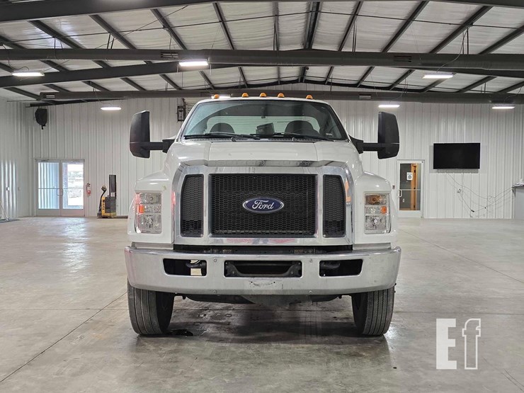 2019-ford-f750-image-7