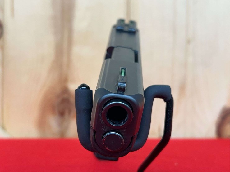 glock-model-27-gen4-.40-s&w-semiauto-pistol-image-6