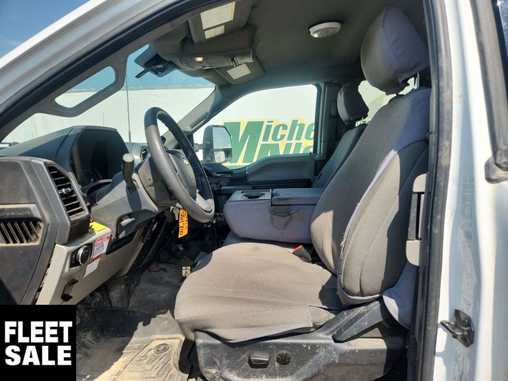2022-ford-f550-image-14