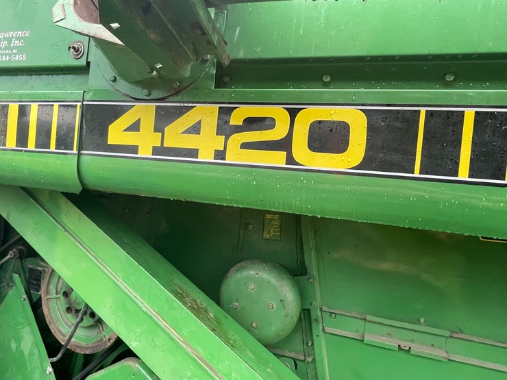john-deere-4420-image-9