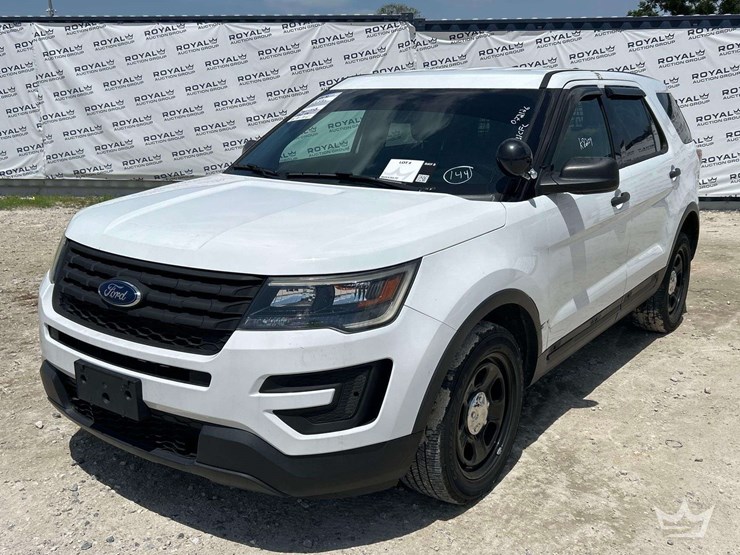 2018-ford-explorer-image-1