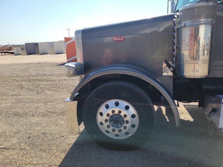 2006-peterbilt-379-image-9