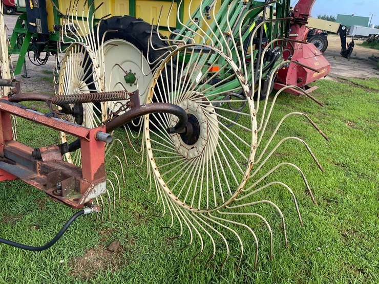 #1029-•-h&s-(12)-wheel-rake-image-17