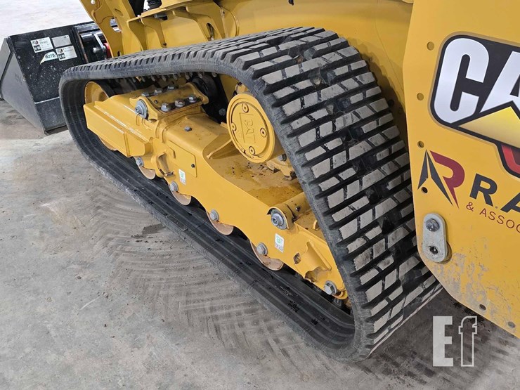 2025-caterpillar-255-image-32