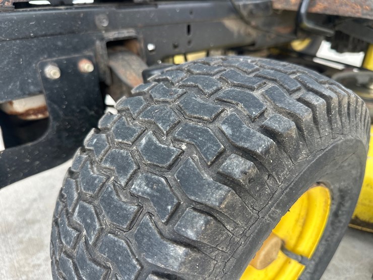 john-deere-la120-image-34