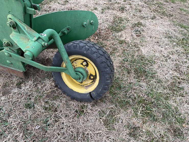 john-deere-three-point-three-bottom-plow-image-14
