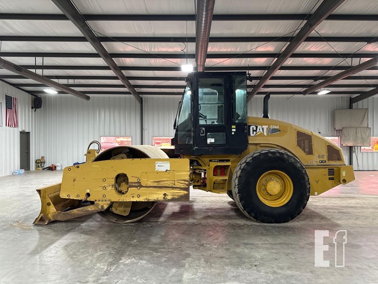 2012-caterpillar-cs64-image-5