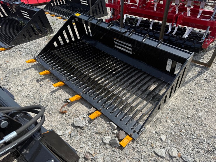 #2009-•-unused-future-rb66-67"-skid-steer-rock-bucket-c-dyscd2605152-inv#49395-image-3