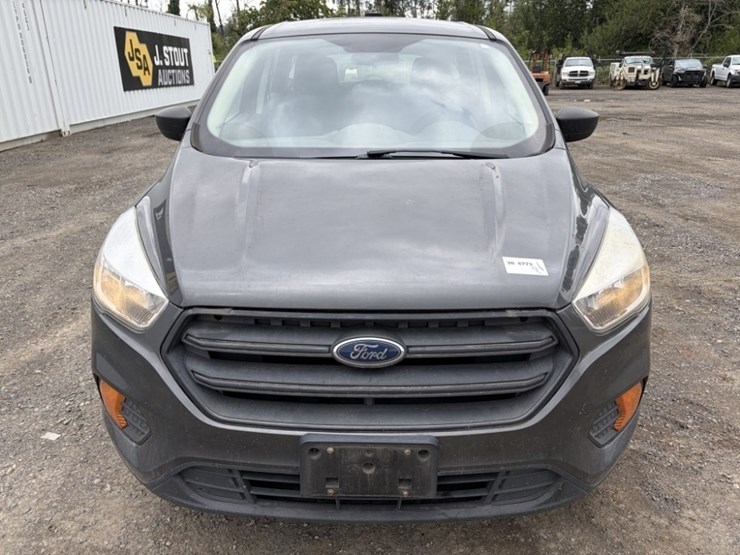 2017-ford-escape-image-8