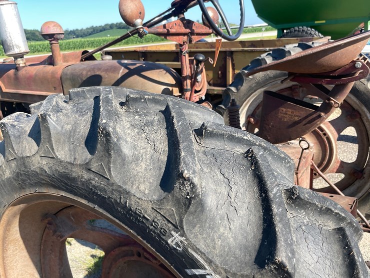 #1021-•-farmall-h-tractor-image-36