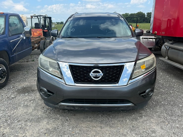 2016-nissan-pathfinder-image-2