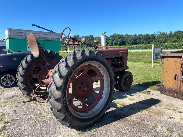 #1021-•-farmall-h-tractor-image-5