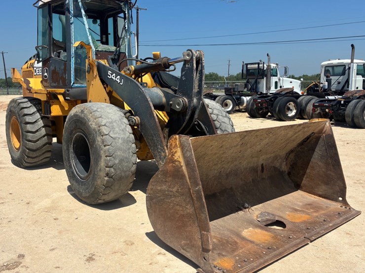 2005-deere-544j-image-3