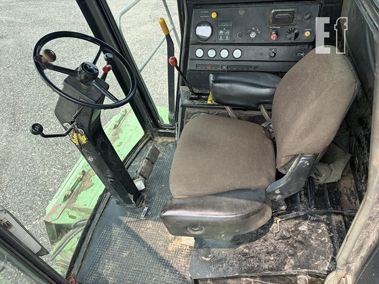 1985-john-deere-7720-titan-ii-image-11