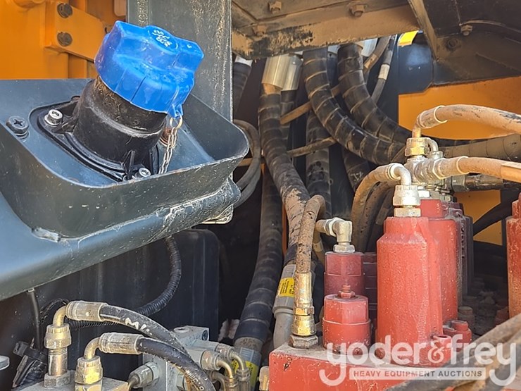 hyundai-hx235-lcr-image-41