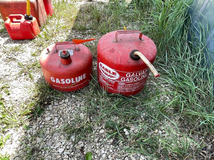 #3346-•-(2)-metal-gas-cans-image-1