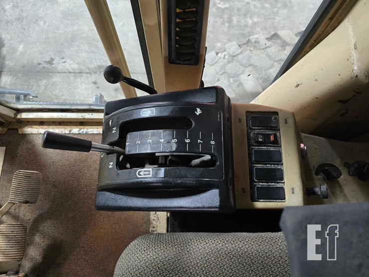 2001-caterpillar-140h-image-22